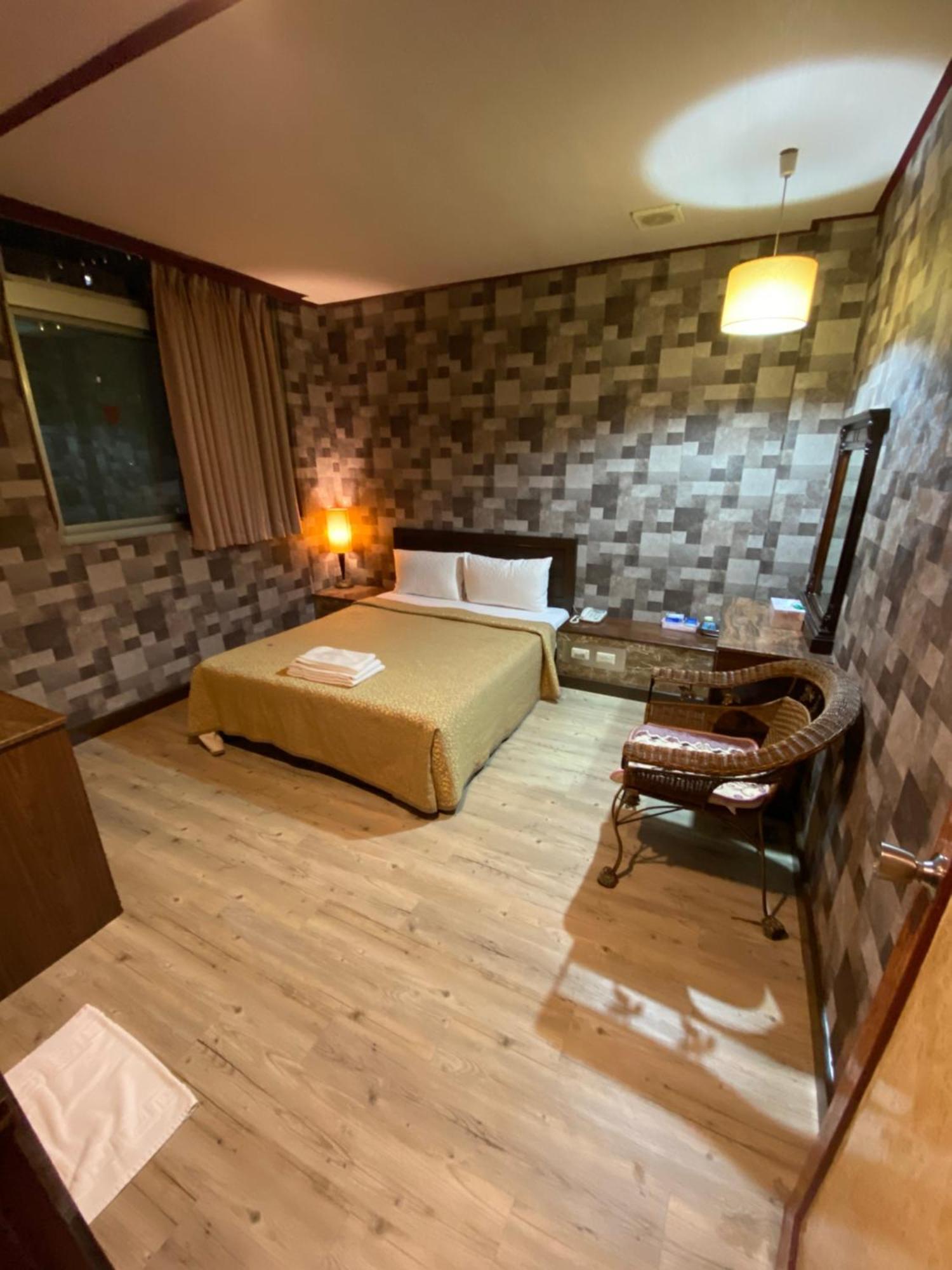 Hotel Lee-Chan Taipei Exterior photo